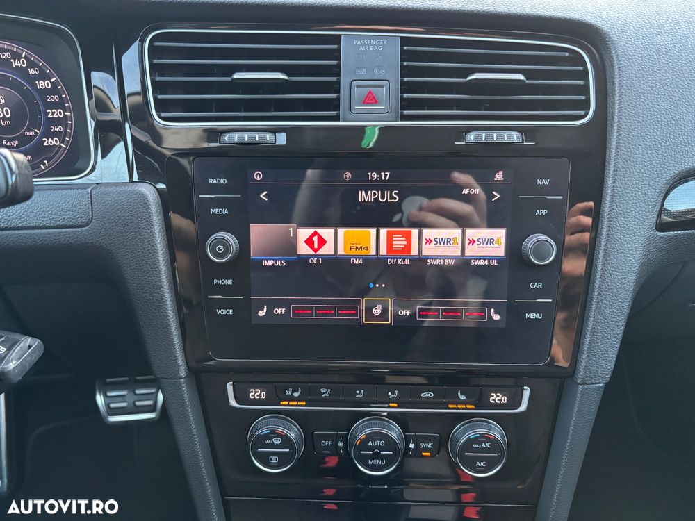 Volkswagen Golf 1.6 TDI DSG Sound - 20