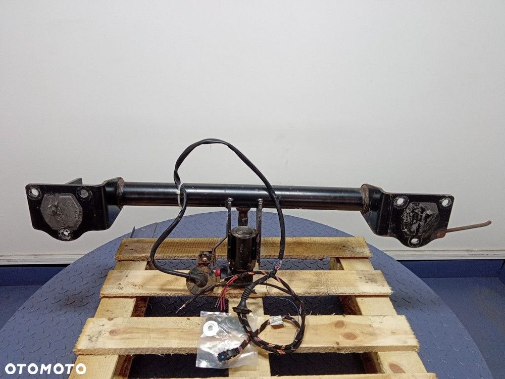 BMW X1 E84 BELKA HAK HOLOWNICZY - 3