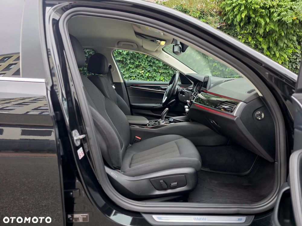 BMW Seria 5 520d xDrive - 18
