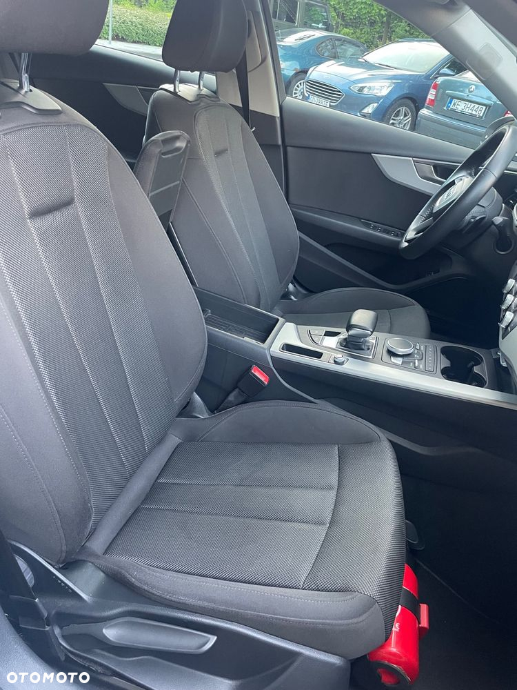 Audi A4 35 TFSI S tronic - 13