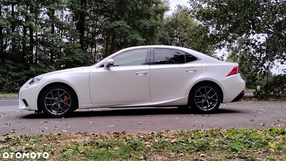 Lexus IS 200t Elite - 4