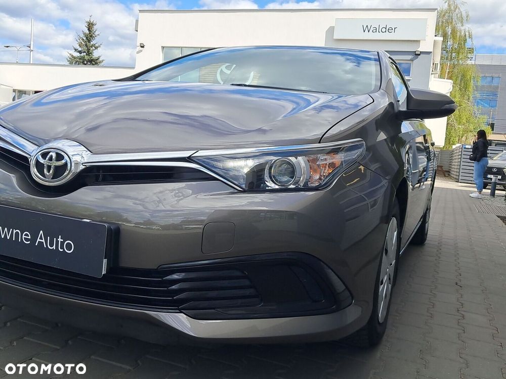 Toyota Auris - 25