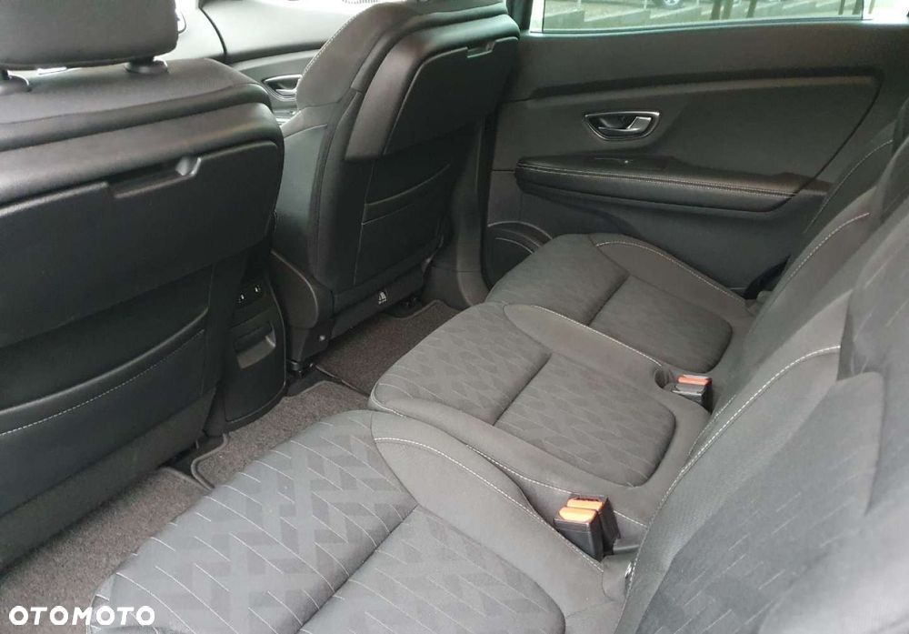 Renault Grand Scenic - 10