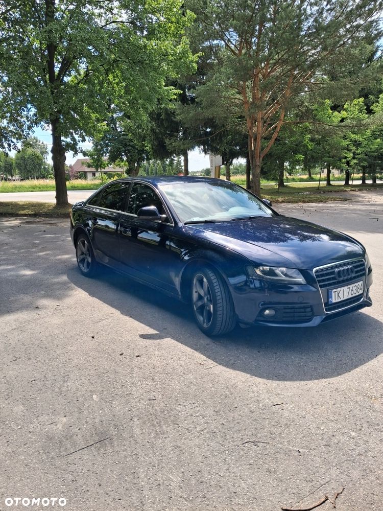 Audi A4 Limousine - 1