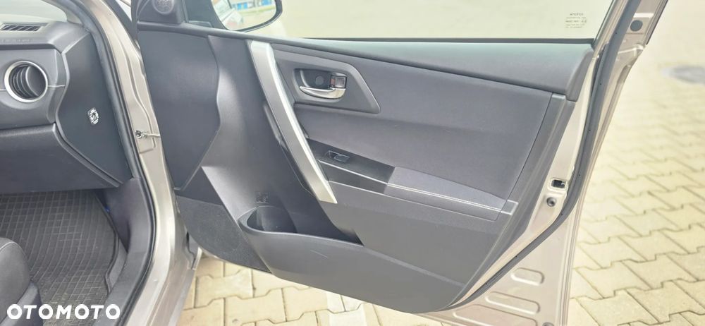Toyota Auris - 22