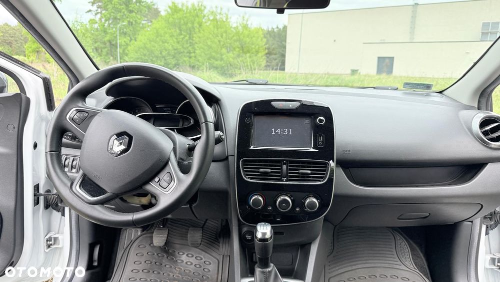 Renault Clio 1.2 16V Limited EU6 - 13