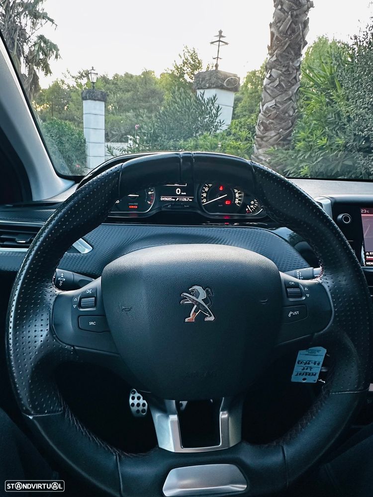 Peugeot 208 1.2 PureTech GT Line - 9