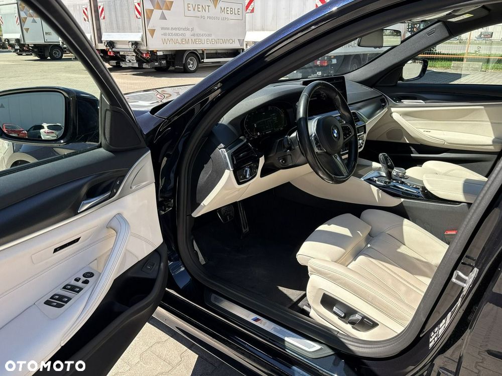 BMW Seria 5 530i xDrive mHEV M Sport sport - 11