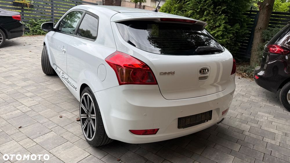 Kia ProCeed - 11