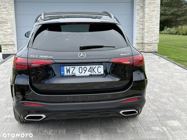 Mercedes-Benz GLC 300 de 4-Matic AMG Line - 10