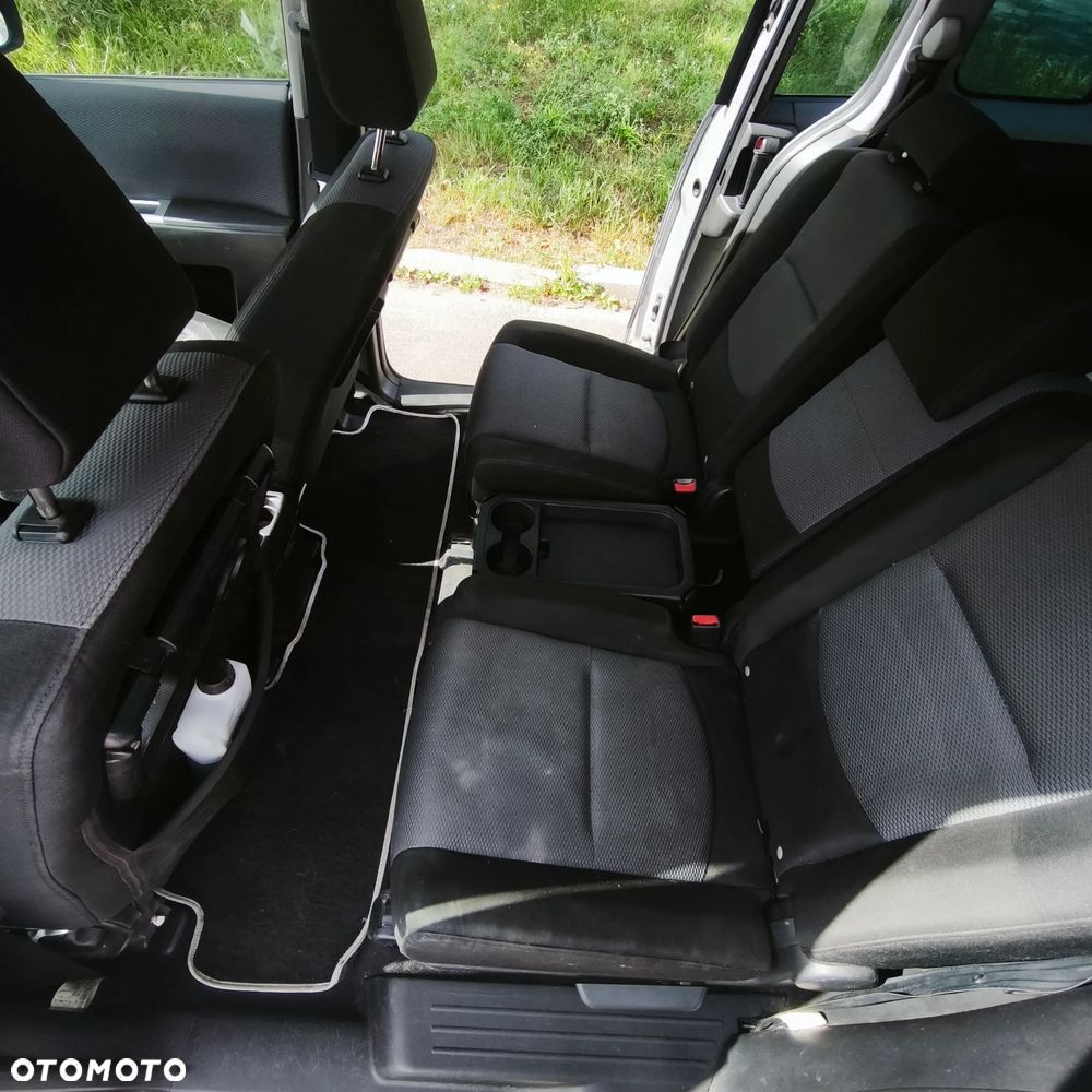 Mazda 5 - 14