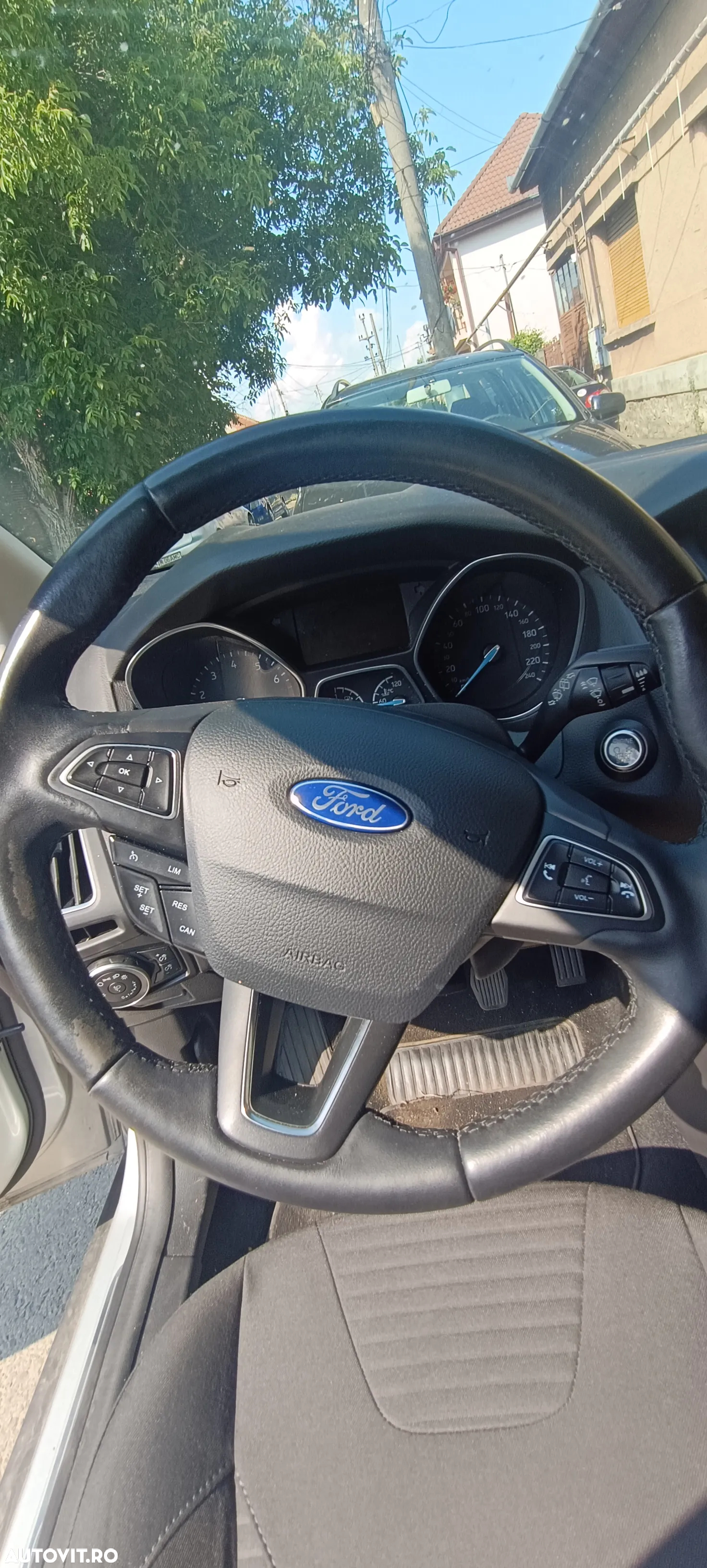 Ford Focus 1.0 EcoBoost Start-Stopp-System TITANIUM - 2