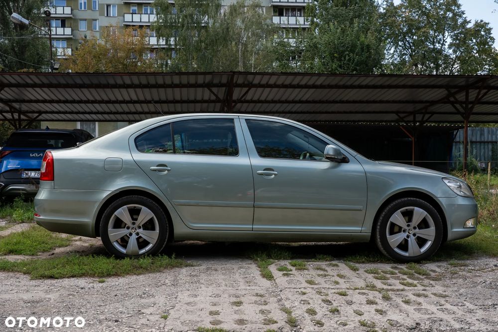 Skoda Octavia 2011 photo 2