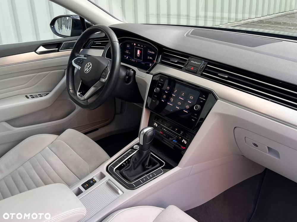 Volkswagen Passat 2.0 TSI Elegance DSG - 23