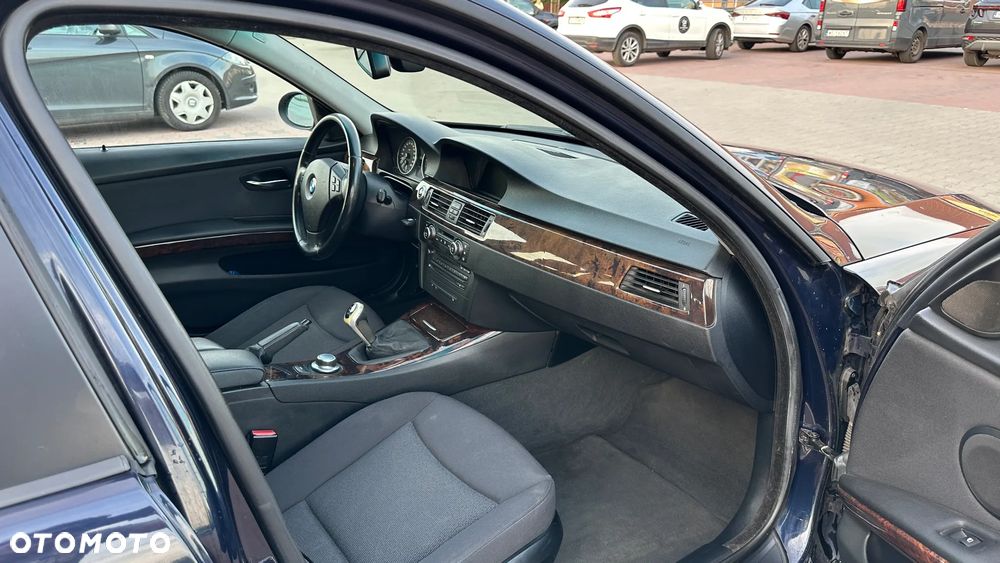 BMW Seria 3 318d - 10
