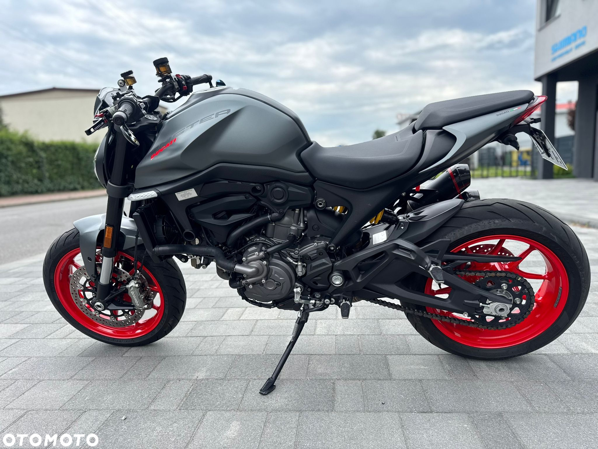 Ducati Monster - 15