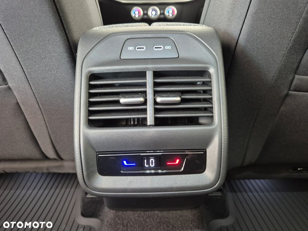 Skoda Superb 2.0 TDI SCR Selection DSG - 31