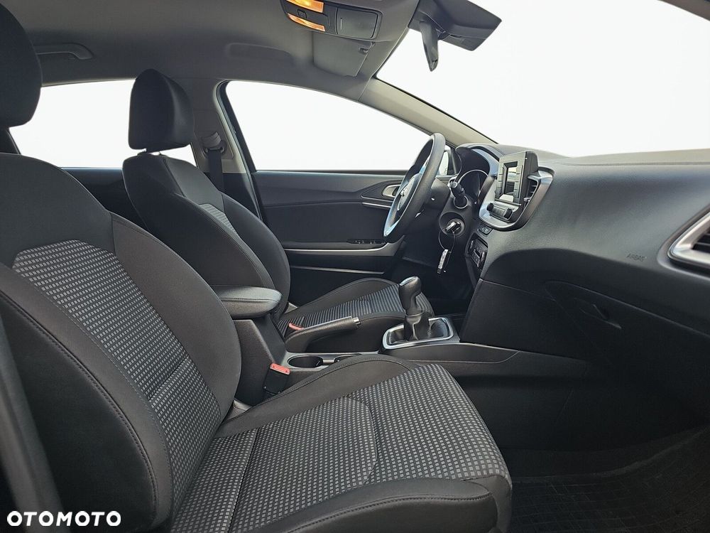 Kia Ceed - 13