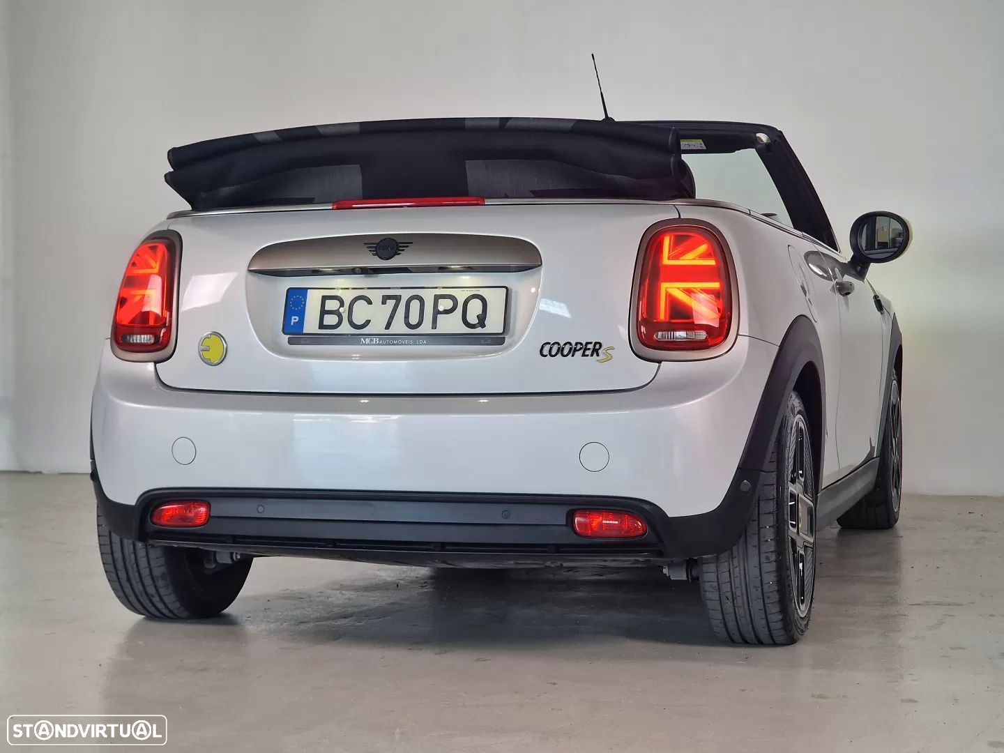 MINI Cabrio Cooper SE - 18
