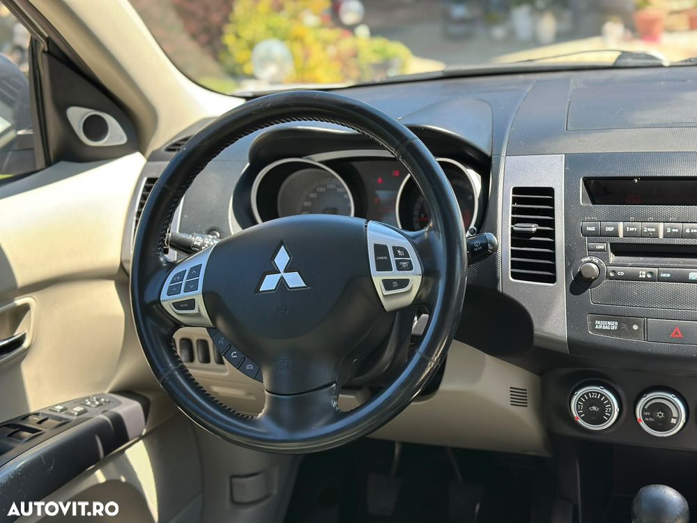 Mitsubishi Outlander 2.0 DI-D Intense - 7