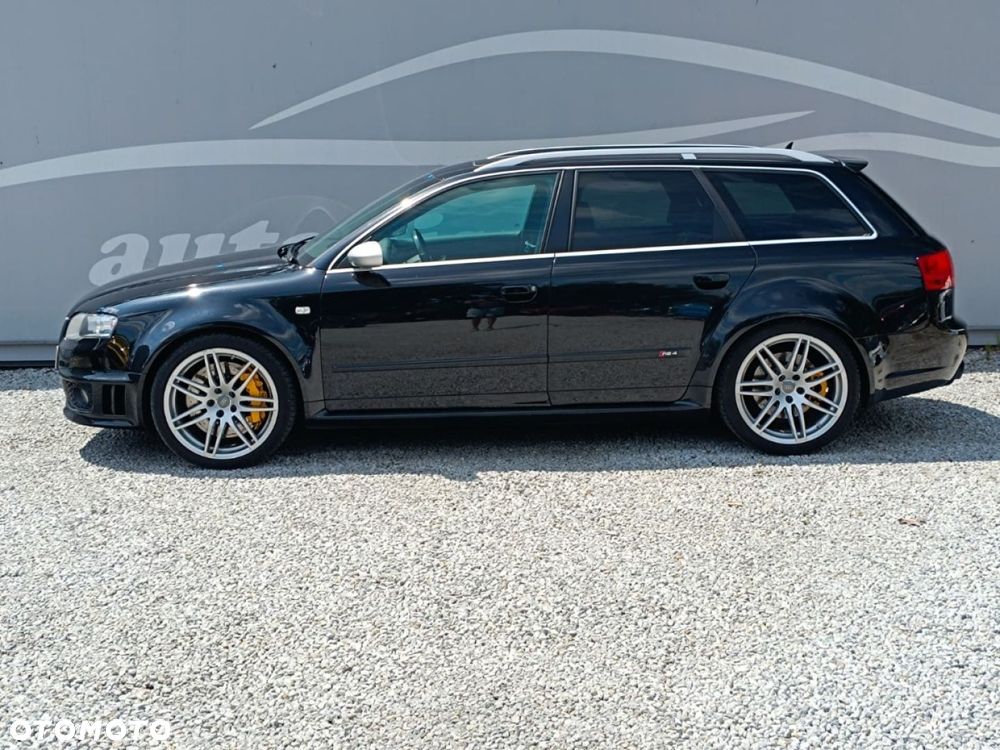 Audi RS4 Avant Avant - 17
