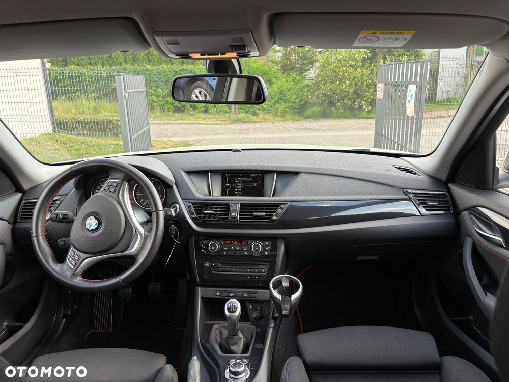 BMW X1 sDrive18d Sport Line - 28
