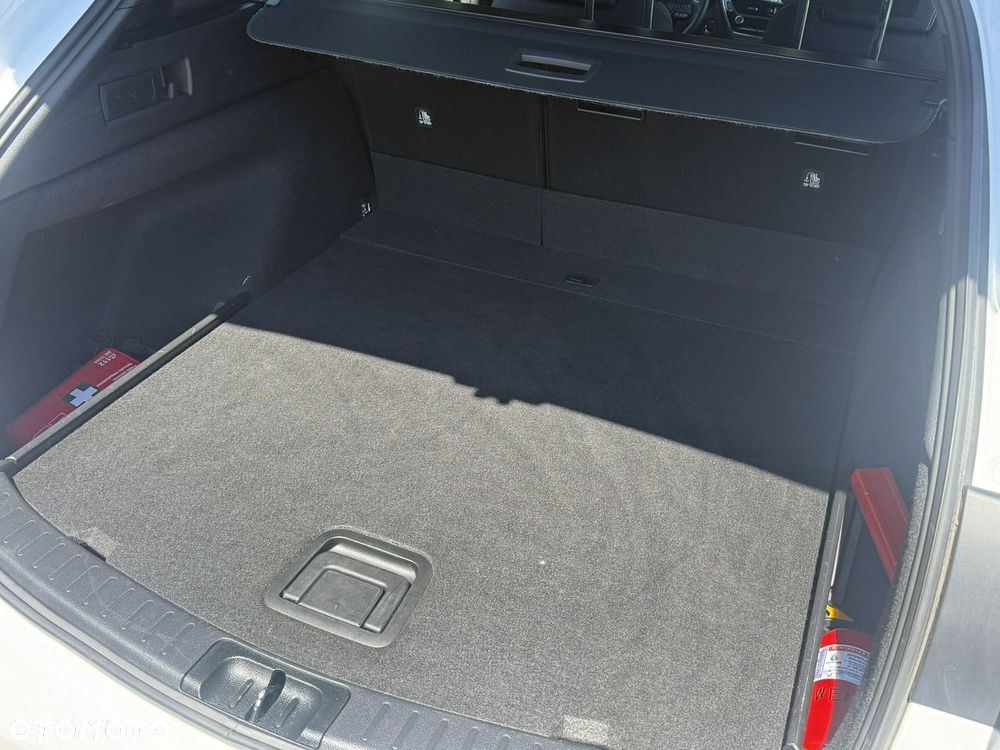 Toyota Corolla 1.8 Hybrid Executive - 39