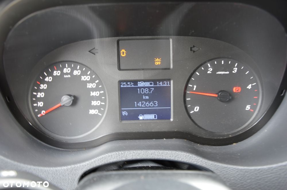 Mercedes-Benz Sprinter - 13