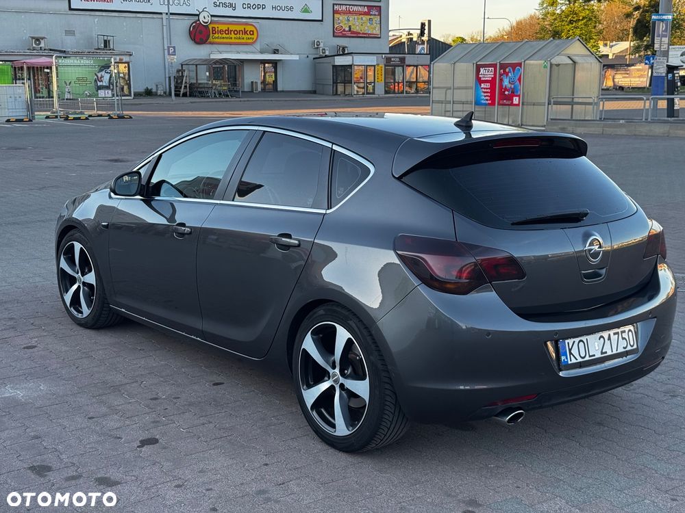 Opel Astra 1.6 T Cosmo - 6