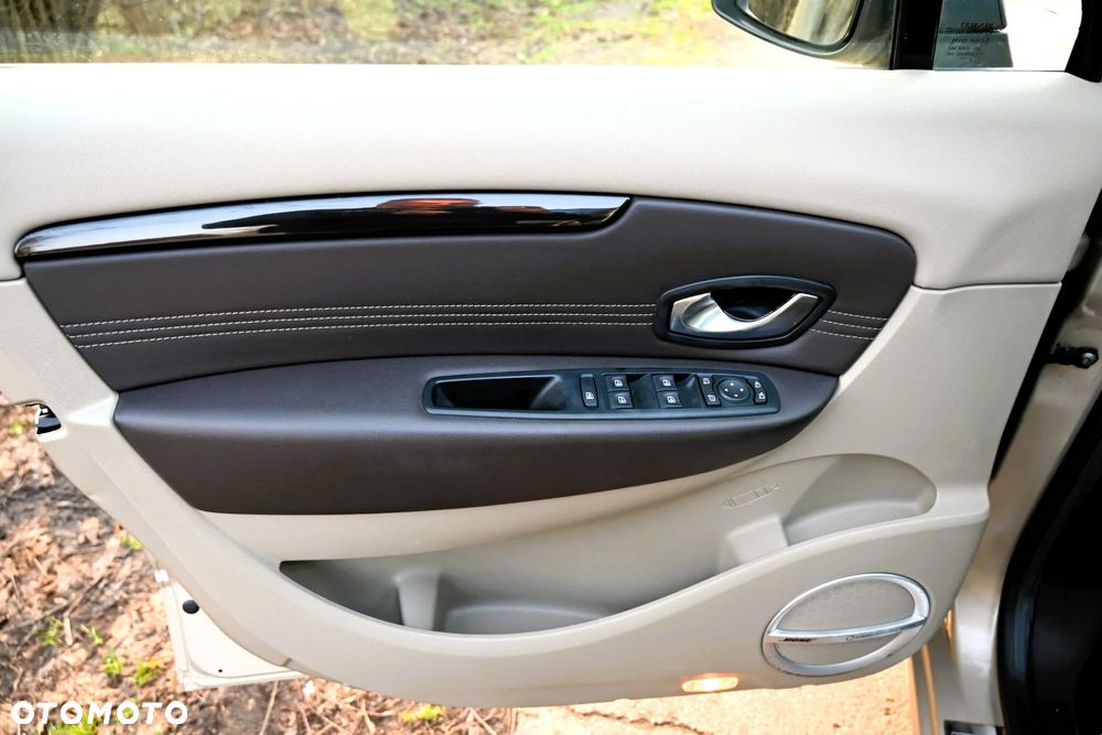 Renault Scenic TCe 130 Bose Edition - 24