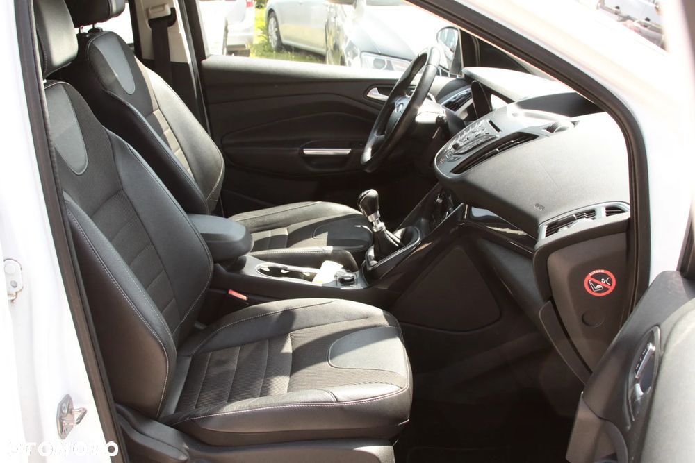 Ford Kuga 2.0 TDCi 2x4 Titanium - 15