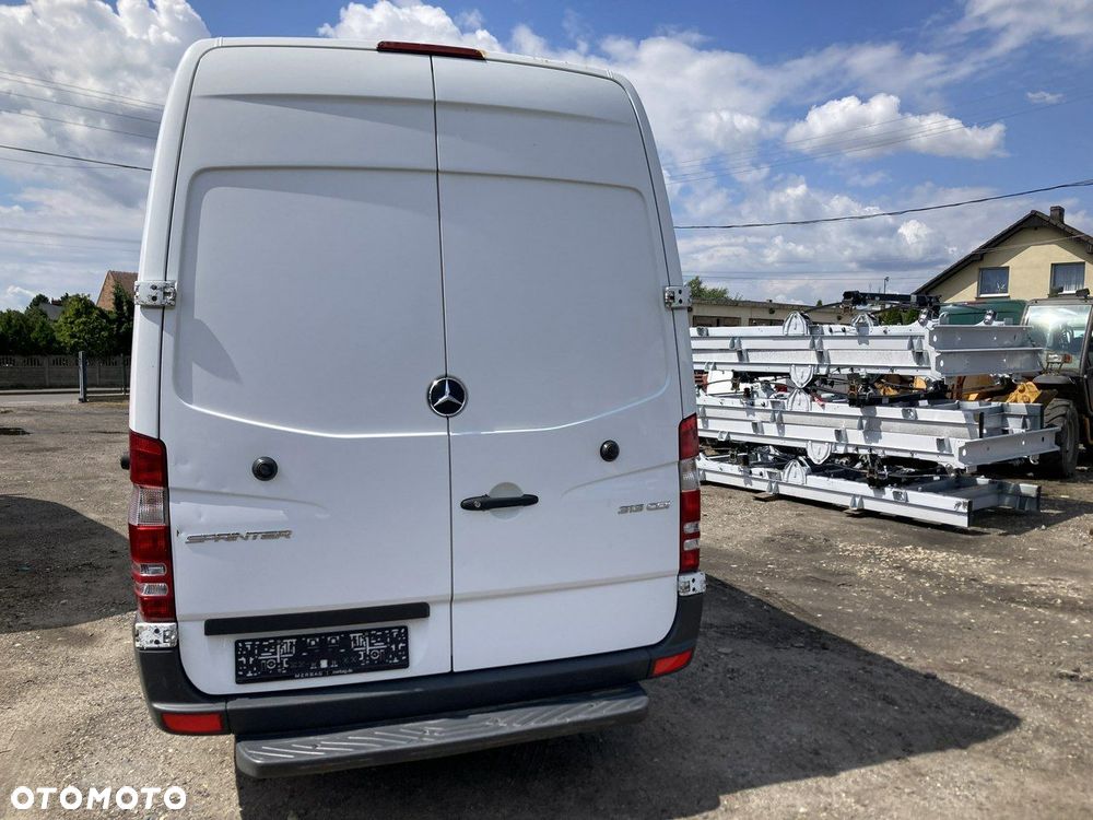 Mercedes-Benz Sprinter - 4