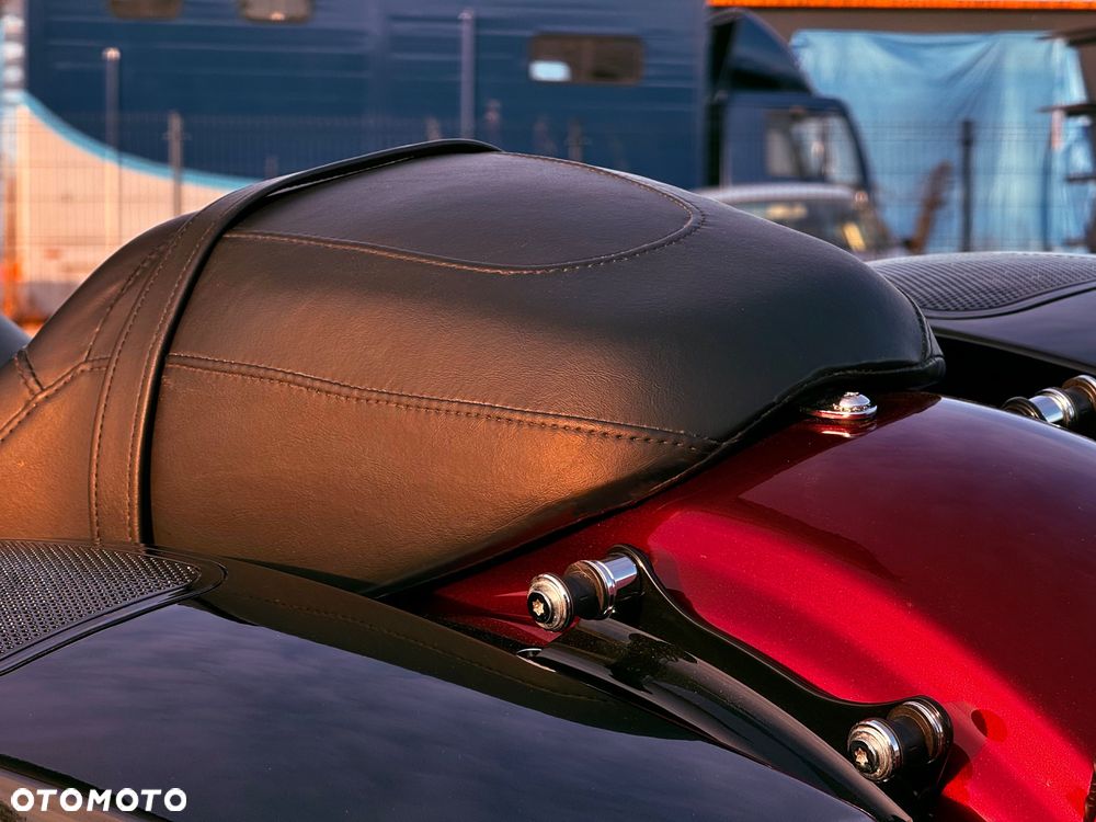 Harley-Davidson Touring Street Glide - 32