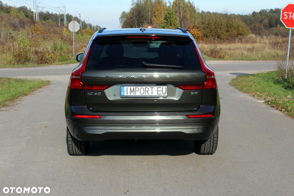 Volvo XC 60 B4 D AWD Geartronic Momentum Pro - 5