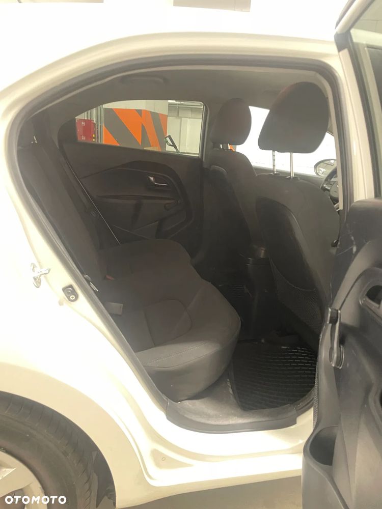 Kia Rio 1.4 crdi M - 6