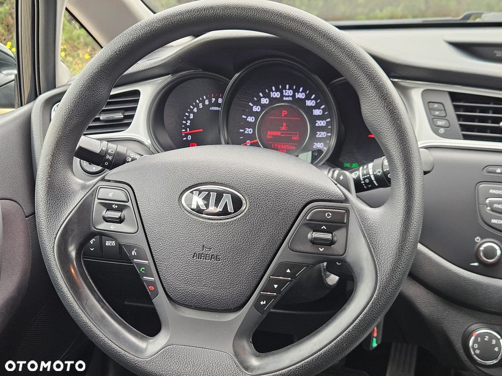 Kia Ceed 1.6 GDI M DCT - 12