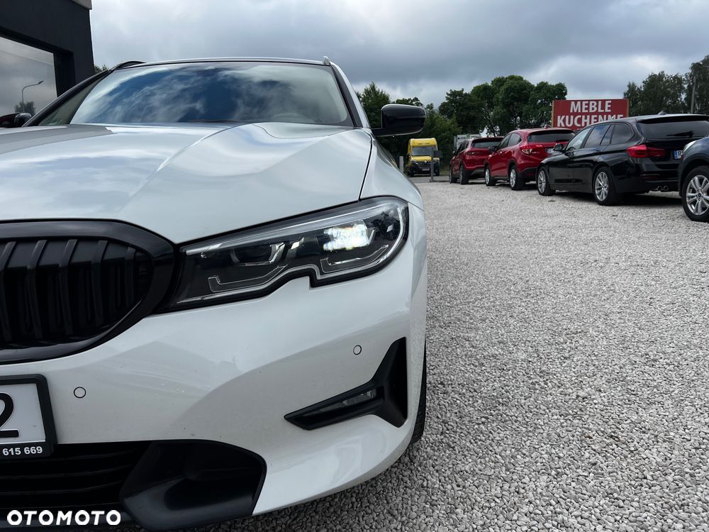 BMW Seria 3 320d xDrive Edition M Sport Shadow - 32