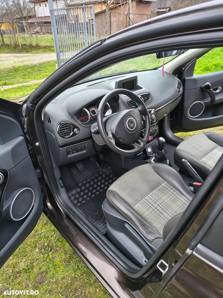 Renault Clio 1.5 dCi 90 FAP Luxe - 12