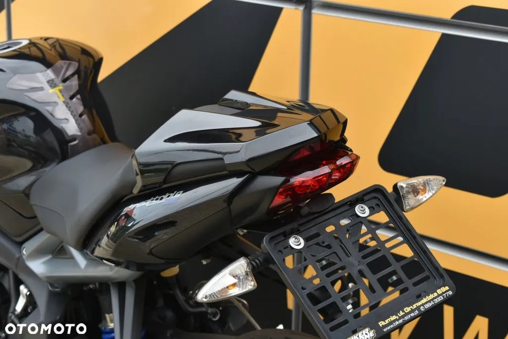 Triumph Street Triple - 16