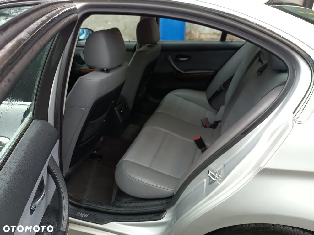BMW Seria 3 330i - 21