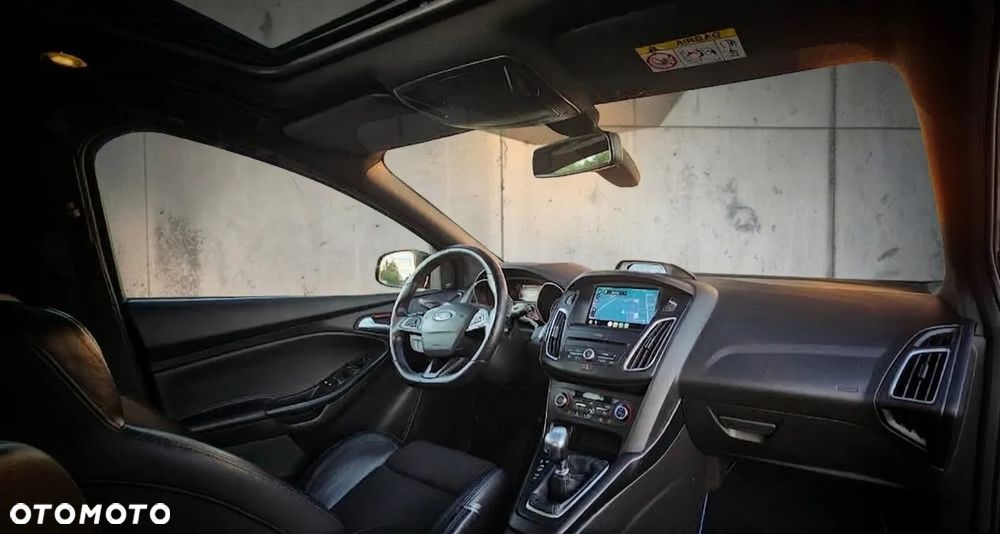 Ford Focus 2.3 EcoBoost RS - 12