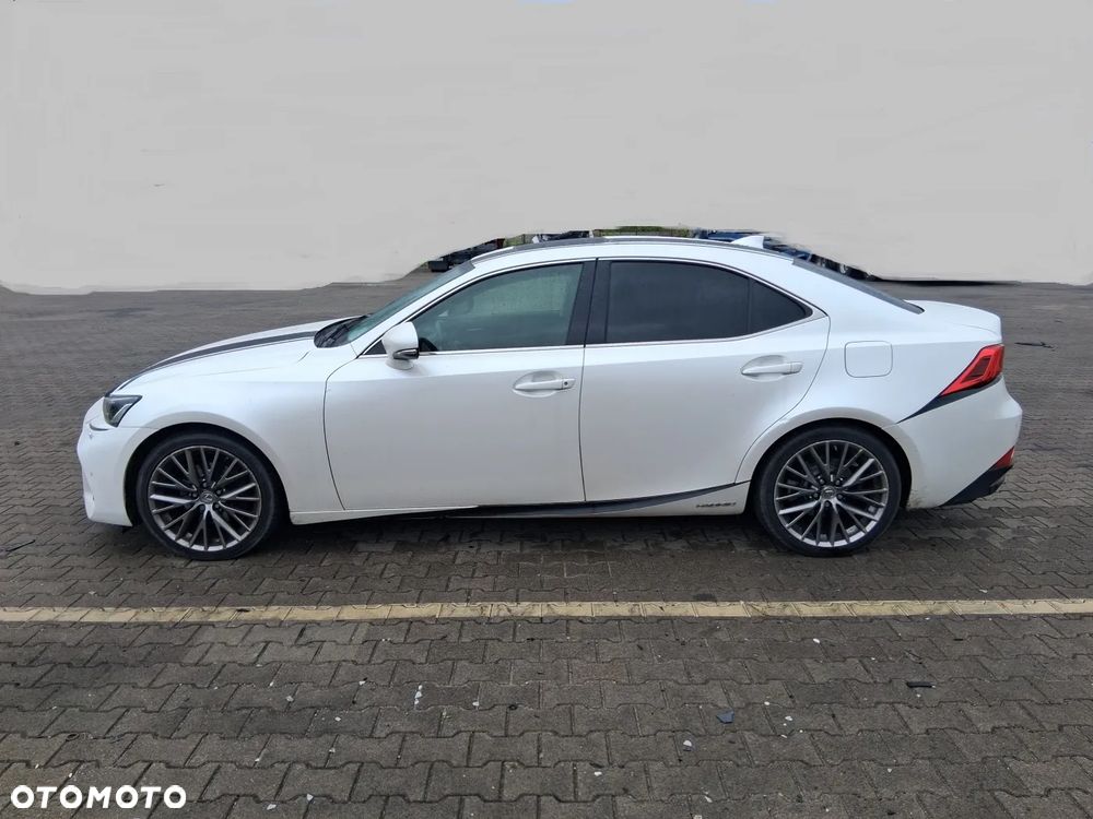 Lexus IS 300h Comfort - 23