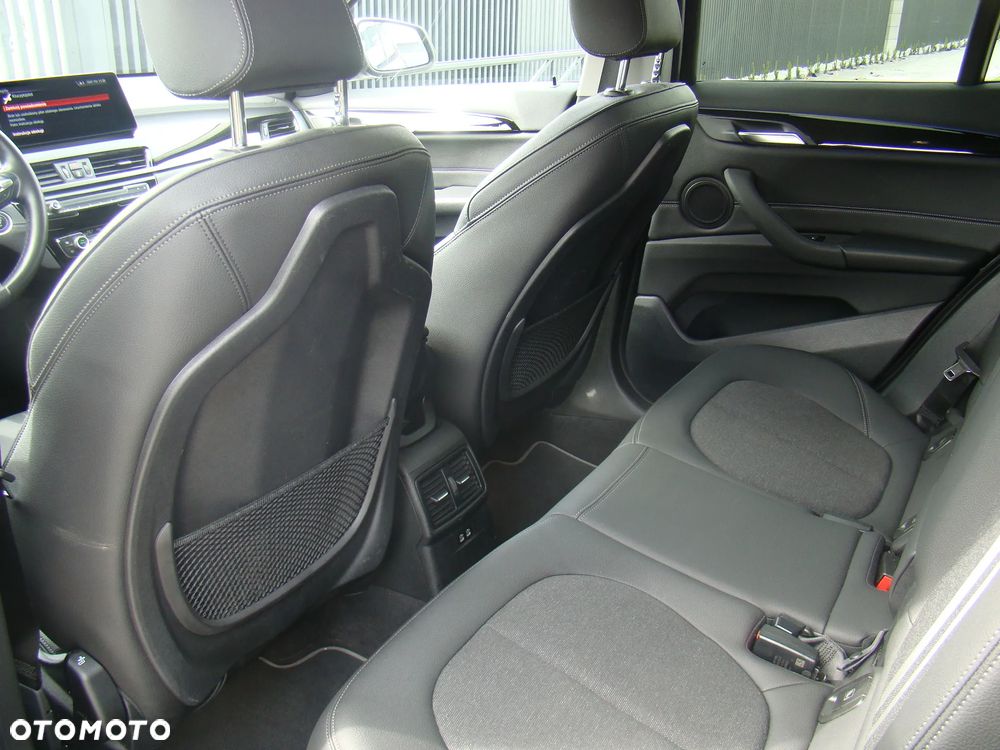 BMW X1 xDrive20d Sport Line - 32