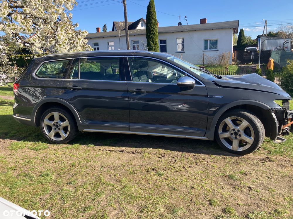 Volkswagen Passat - 2