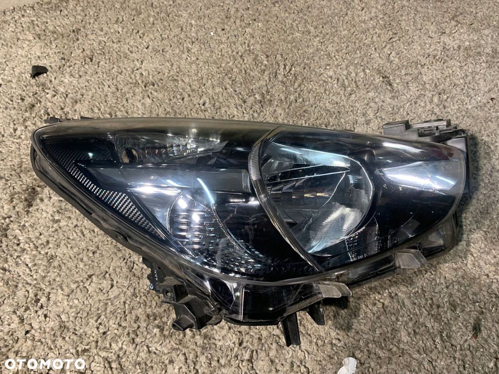 LAMPA PRAWA ZWYKŁA MAZDA 2 DJ DB5J-51030 - 3