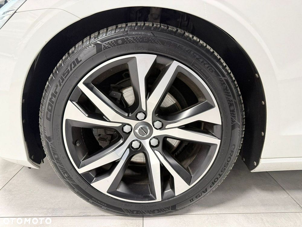 Volvo V60 D4 R-Design - 14