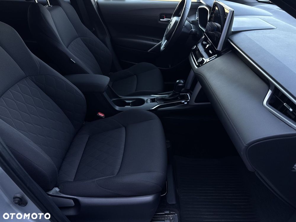 Toyota Corolla Cross - 11