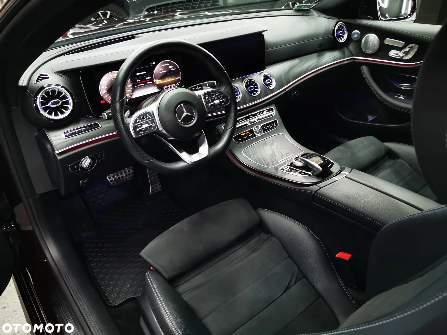 Mercedes-Benz Klasa E 220 d Coupe 4-Matic 9G-TRONIC - 9