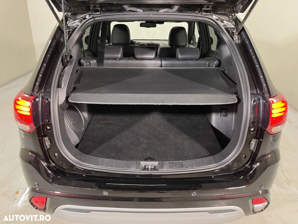 Mitsubishi Outlander 2.4 4WD Plug-In Hybrid Diamant - 14