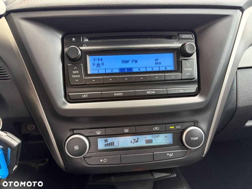 Toyota Avensis - 16